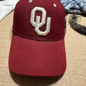 Top of the World Crimson Cap VINTAGE OU HAT